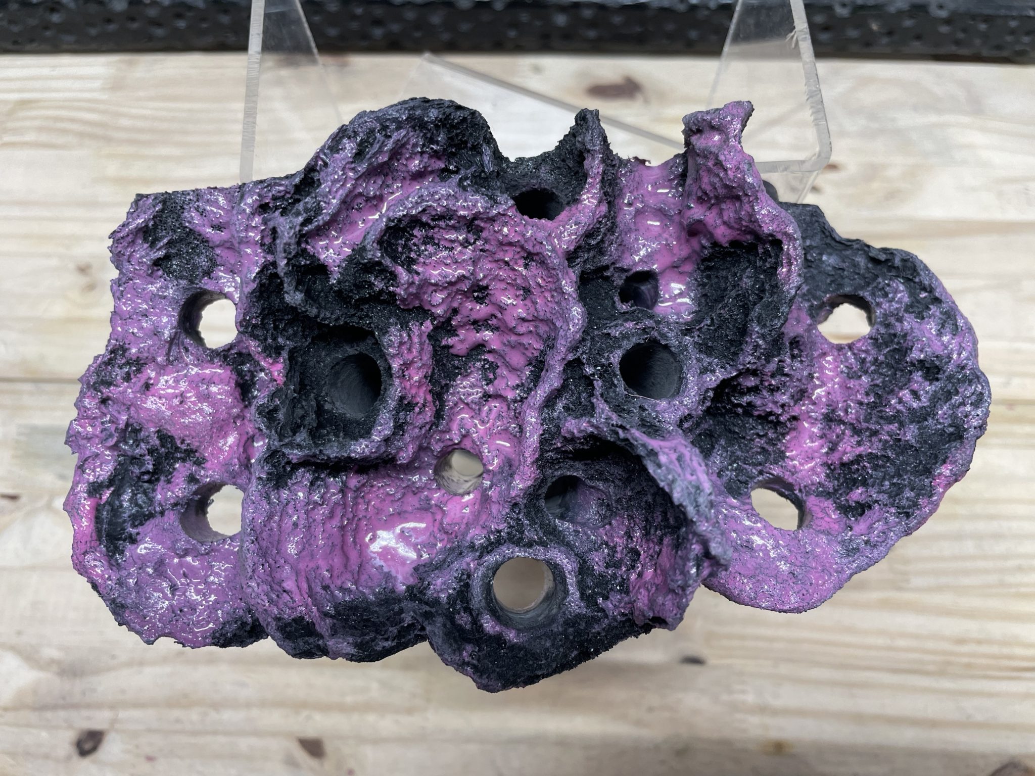 8 hole magnetic frag rock wavemaker display - Aqua Rocks